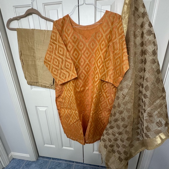 Sale‼️Rust Ikat Salwaar Kameez in 26” made of pure cotton with a lovely dupatta. - Picture 4 of 16